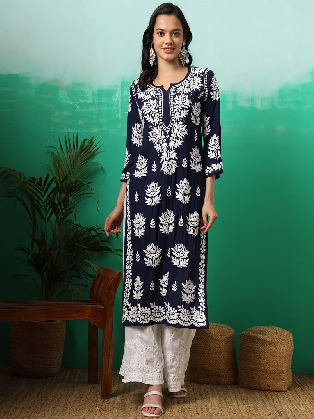 

The Chikan Label Women Ethnic Motifs Hand Embroidered Straight Chikankari Kurta, Navy blue