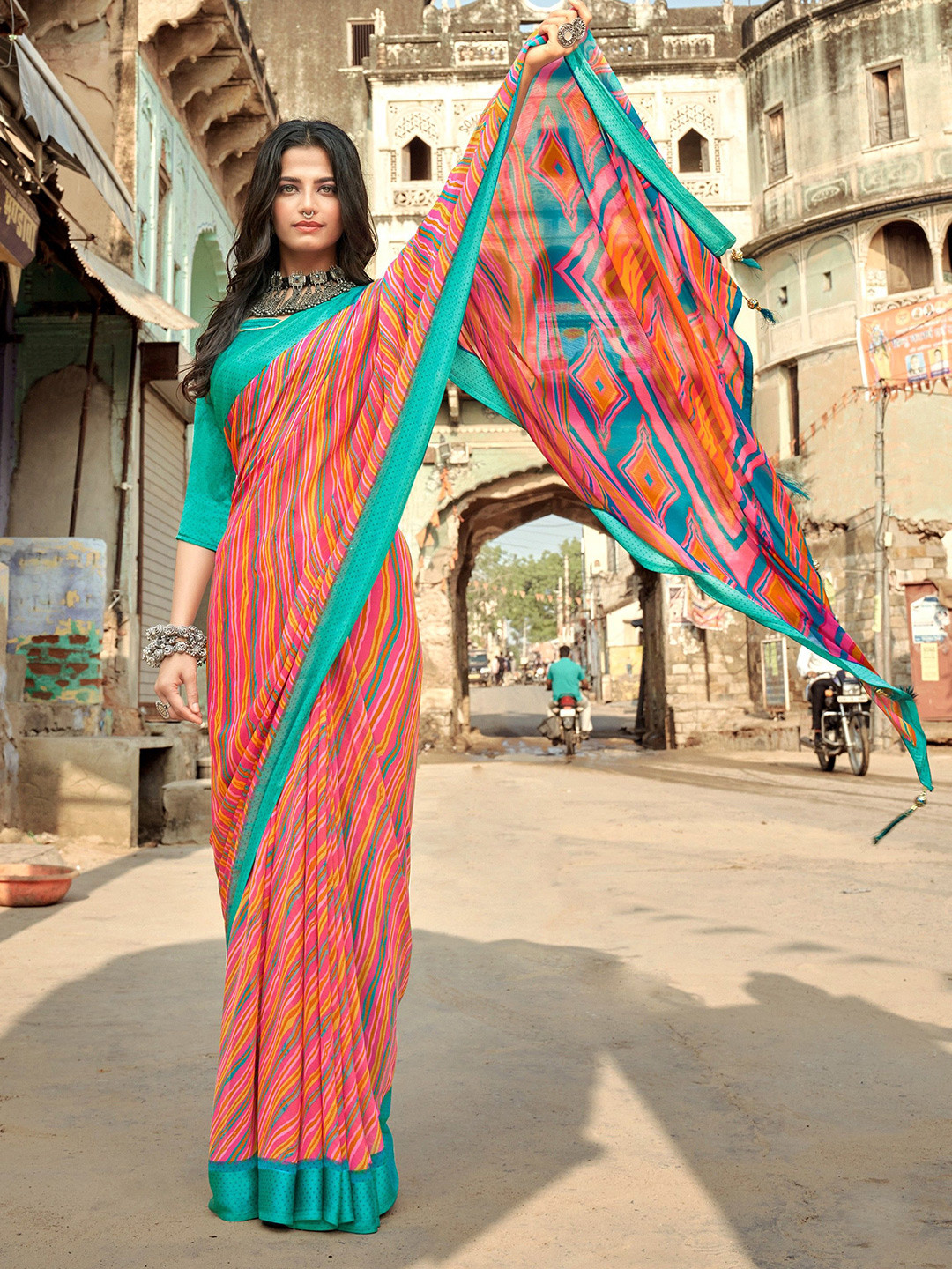

DIVASTRI Leheriya Printed Pure Silk Designer Leheriya Saree, Pink