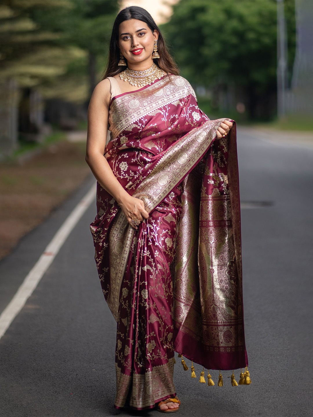 

I LOVE SAREES Ethnic Motifs Zari Pure Silk Banarasi Saree, Burgundy