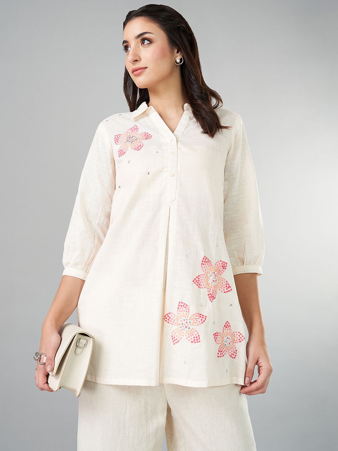

RANGMANCH BY PANTALOONS Women Shirt CollarCotton Tunic, Off white