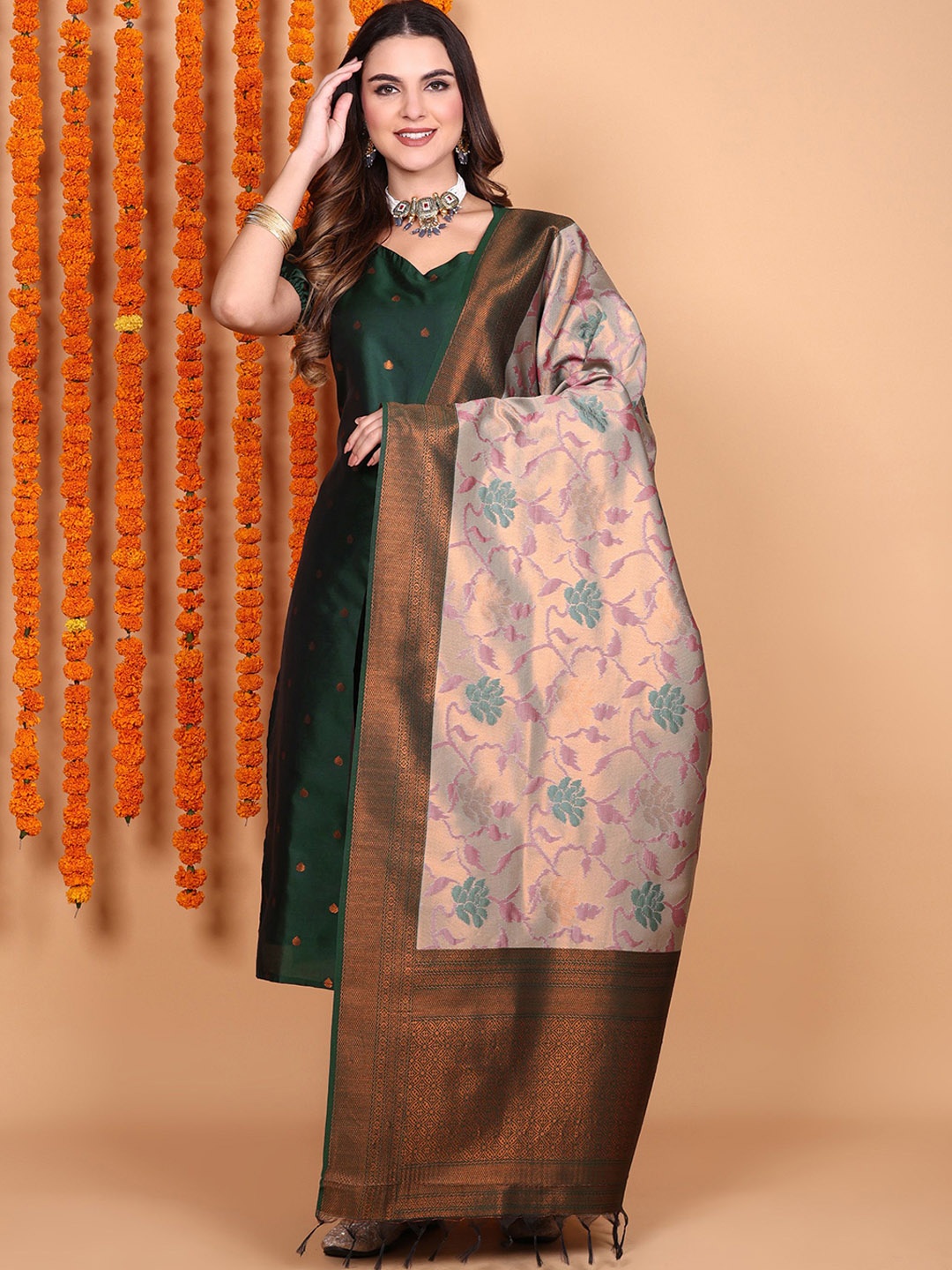 

Vastara the Label Floral Woven Design Puffed Sleeves Straight Kurta With Trouser & Dupatta, Green