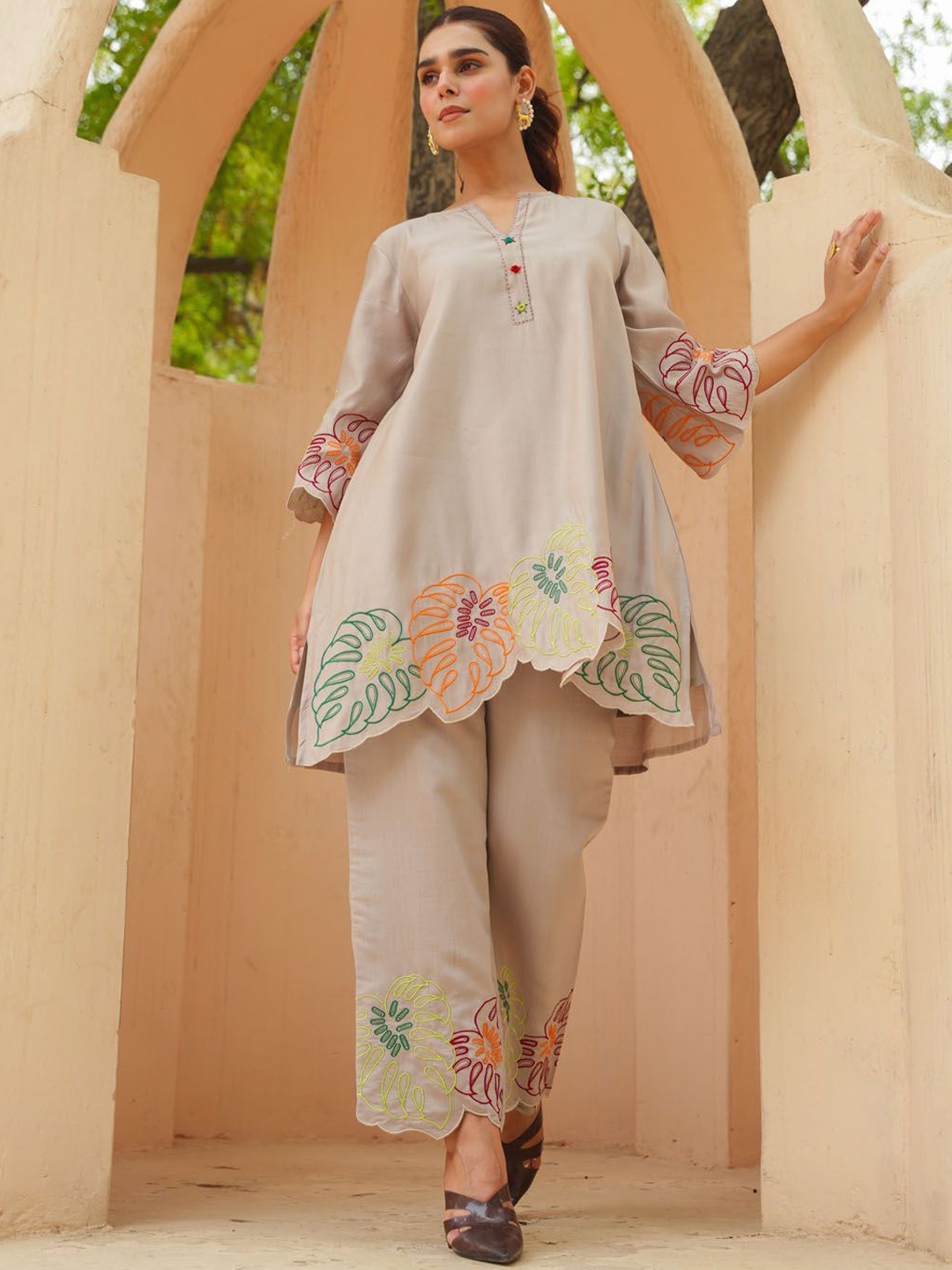 

FASHION DWAR Floral Embroidered Round Neck Pure Silk Top With Trouser, Beige