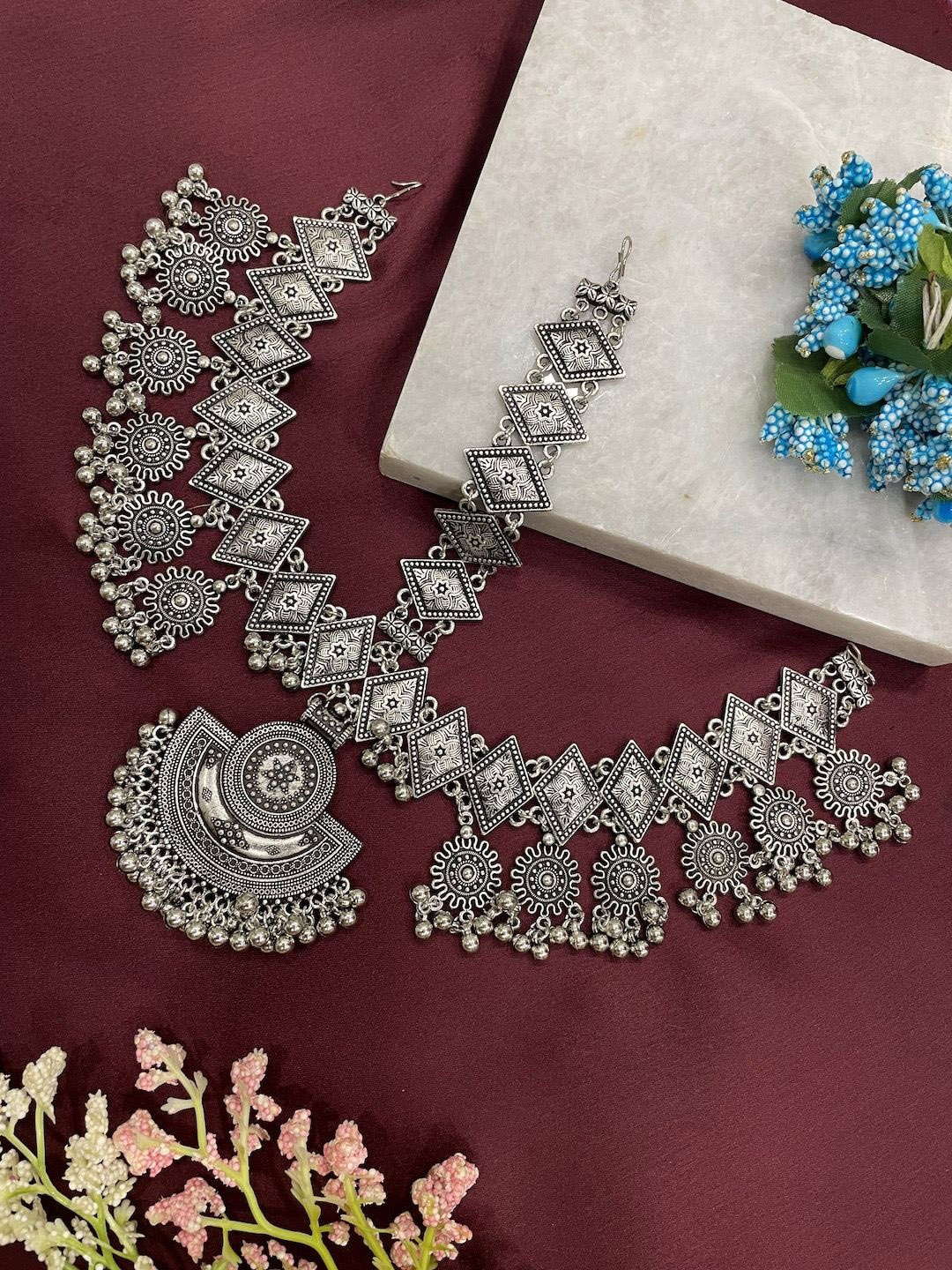 

Digital Dress Room Silver Borla Matha Patti