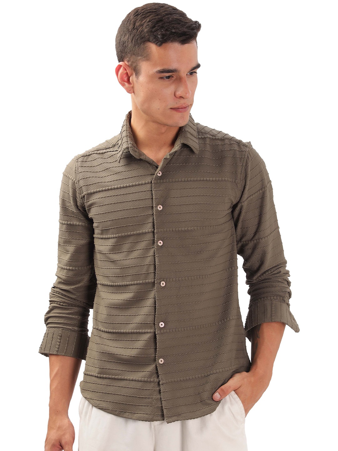 

ilyzly Men Standard Spread Collar Solid Cotton Casual Shirt, Brown