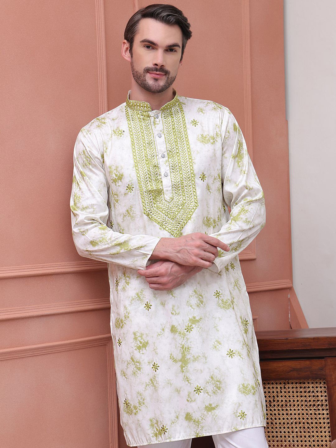 

Jompers Mandarin Collar Floral Embroidered Thread Work Straight Kurta, Green
