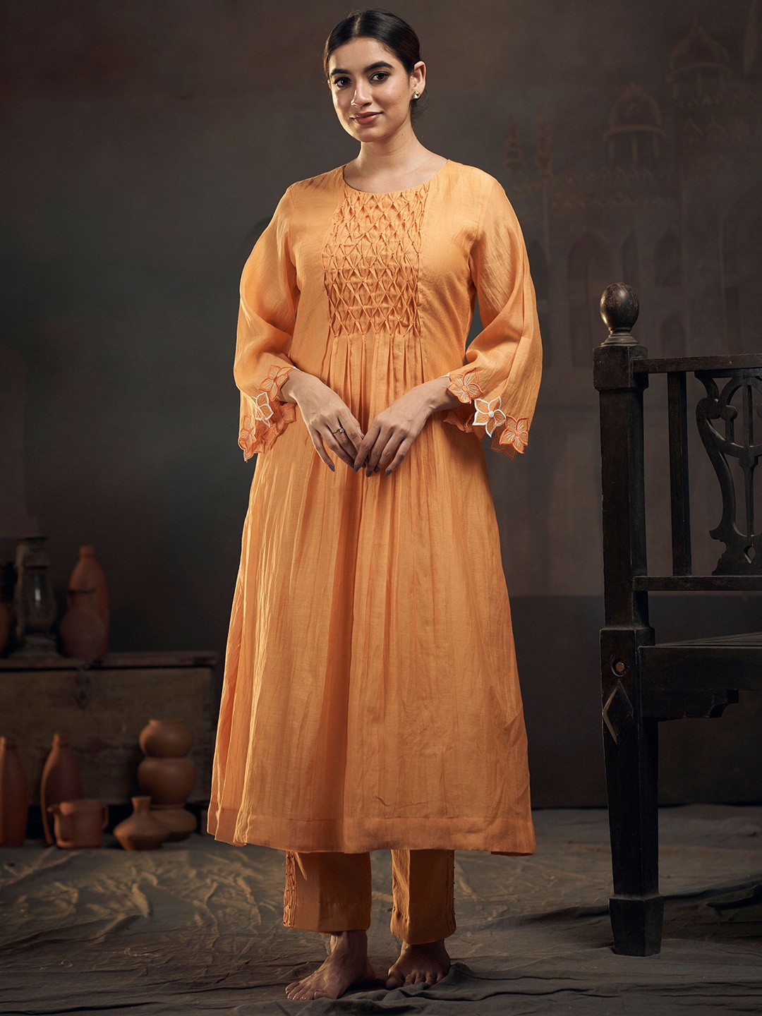 

HIRIKA&DHRUTI Women Embroidered Kurta with Harem Pants, Yellow