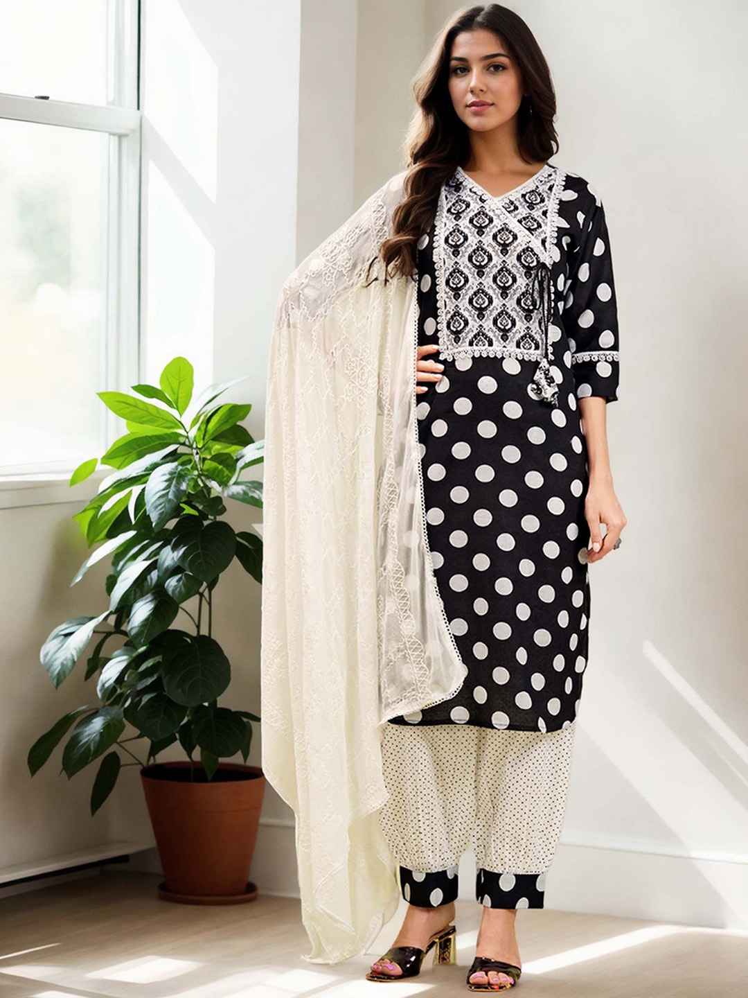 

Anouk Ethnic Motifs Printed Pure Cotton Straight Kurta with Harem Pants & Dupatta, Black