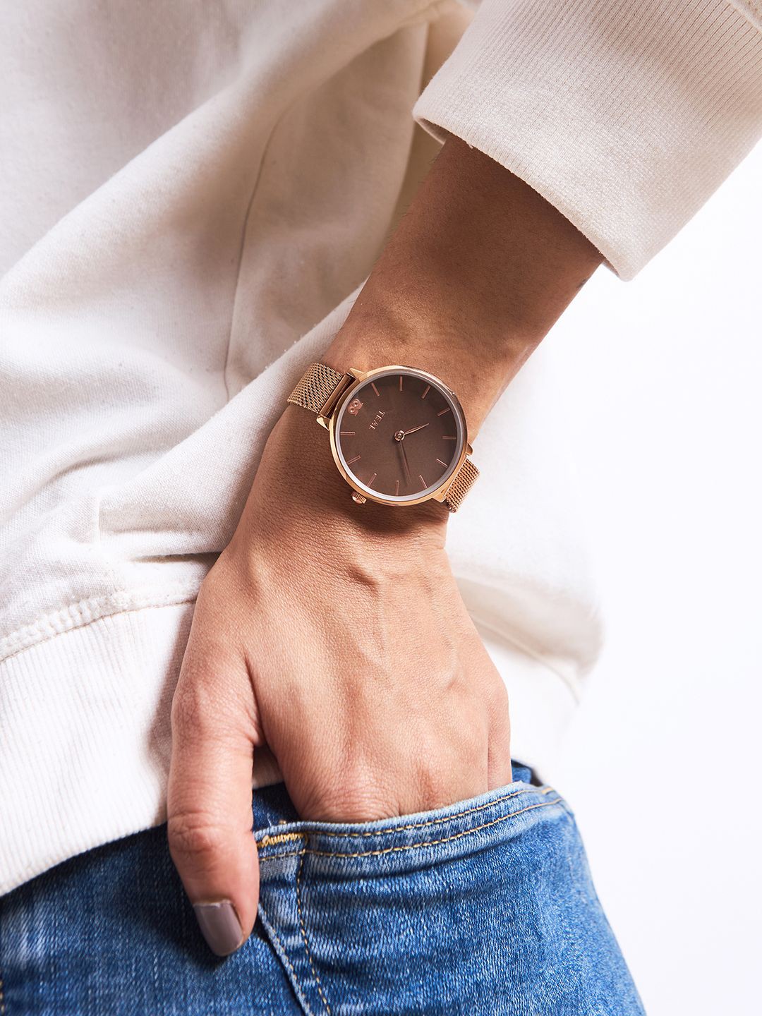

TEAL BY CHUMBAK Women Brass Patterned Dial & Stainless Steel Bracelet Style Analogue Watch, Brown
