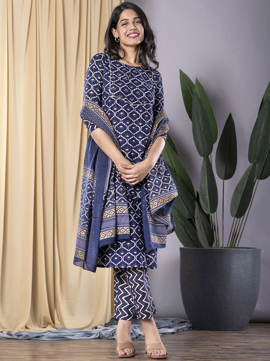 

KALINI Keyhole Neck Floral Printed Straight Kurta with Trouser and Dupatta, Navy blue