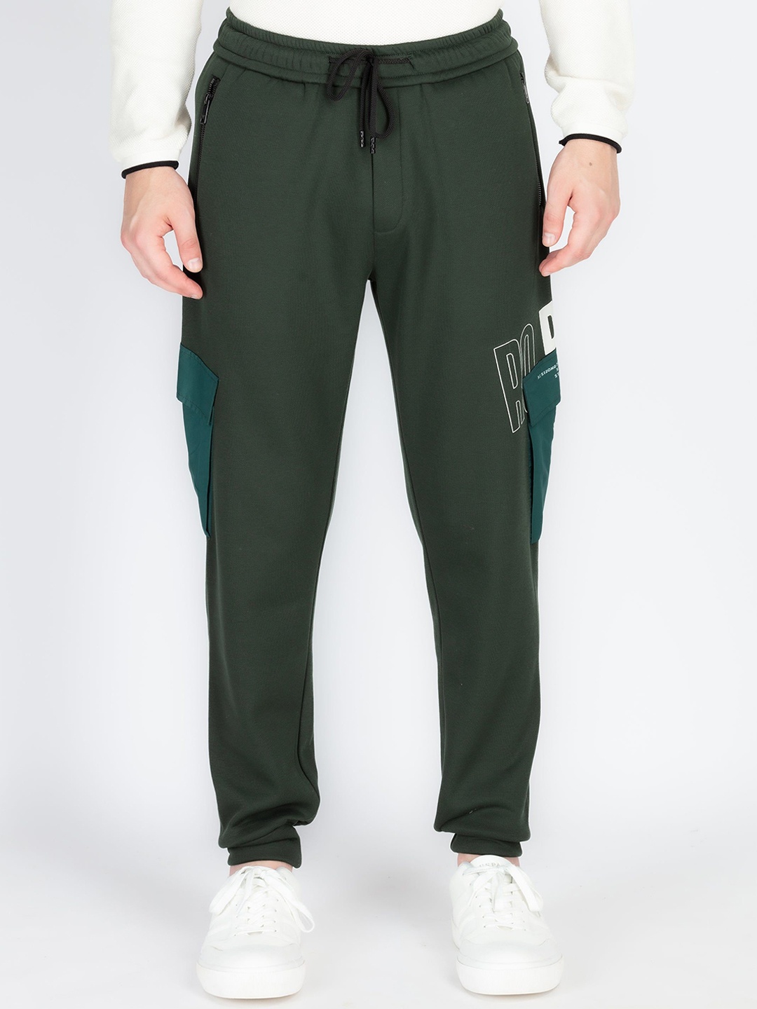 

Status Quo Men Mid-Rise Regular Fit Joggers, Green