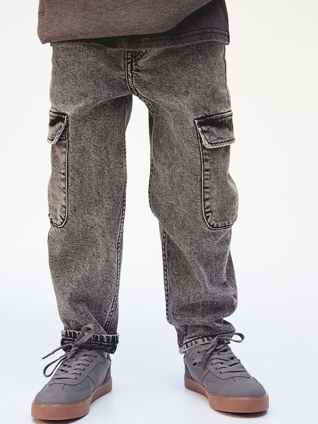 

H&M Boys Relaxed Tapered Fit Jeans, Grey