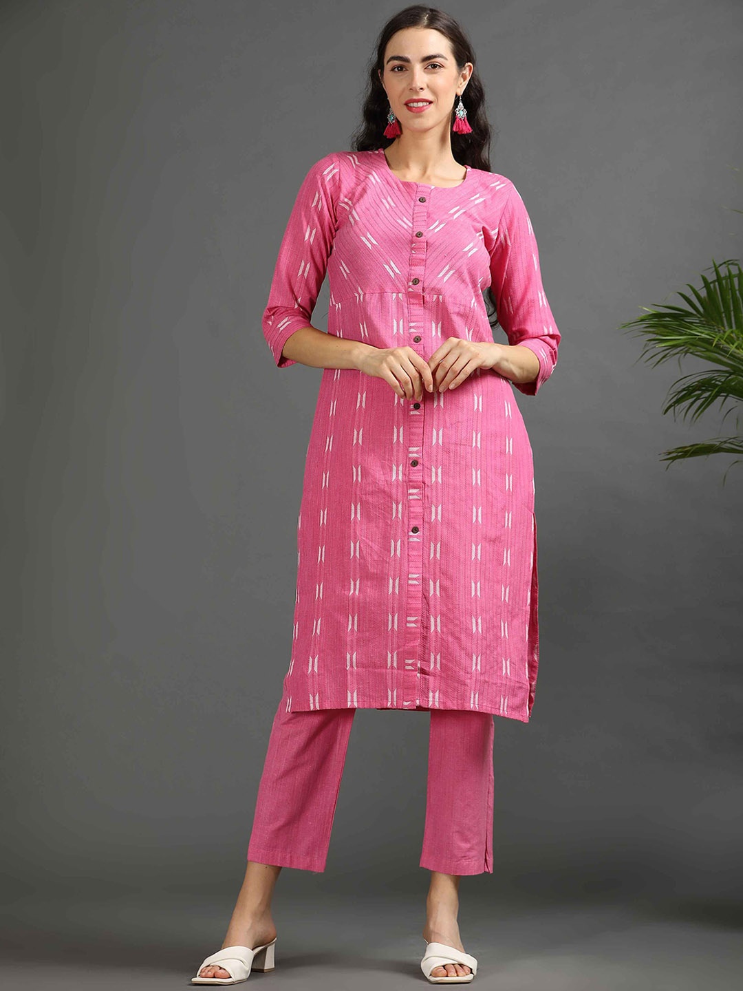 

GOLDSTROMS Abstract Printed Straight Kurta With Trouser, Fuchsia