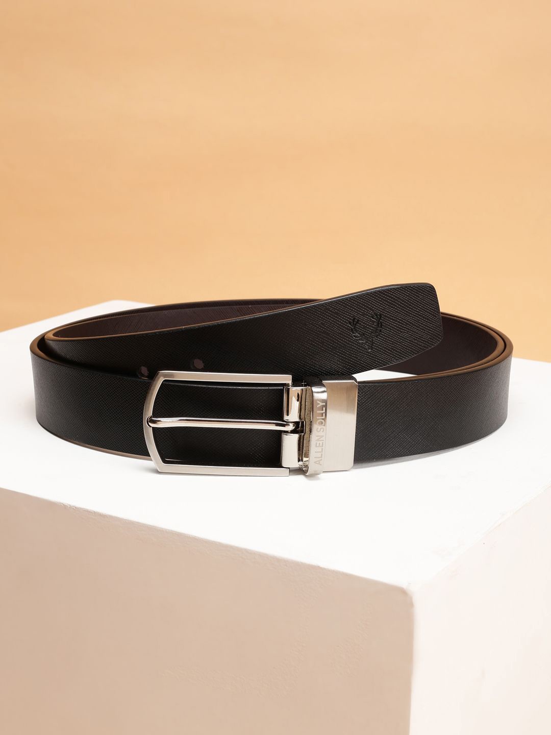 

Allen Solly Men Textured Leather Reversible Formal Belt, Black