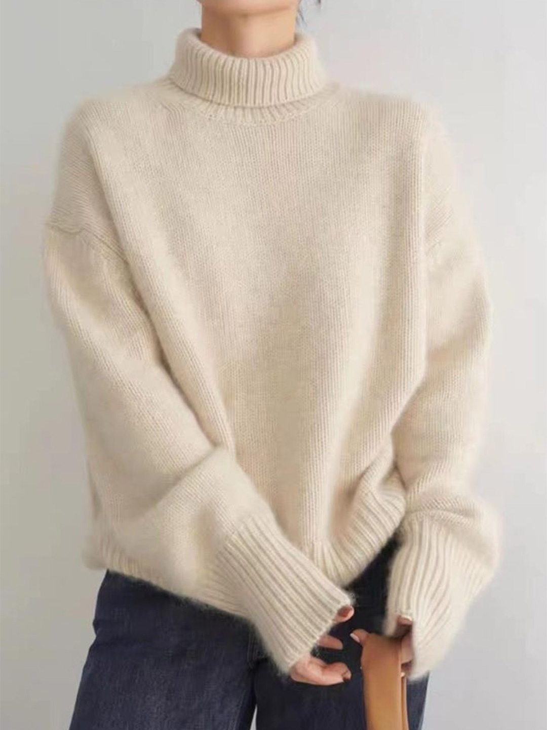 

LULU & SKY Women Turtle Neck Pullover, Off white