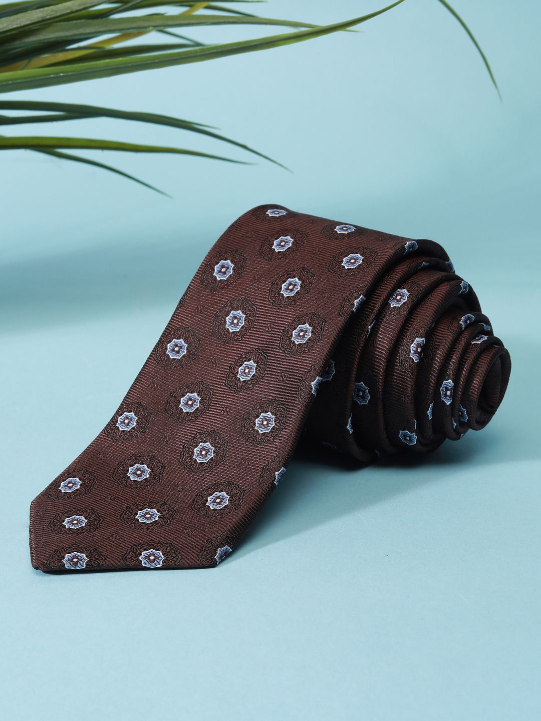 

Peter England Men Printed Broad Tie, Brown