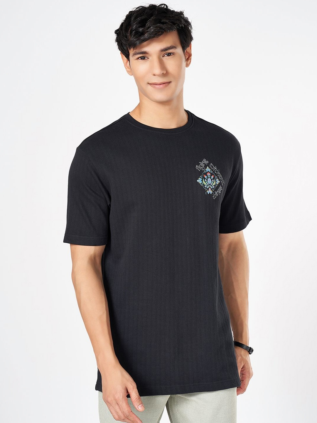 

7 Alt by Pantaloons Men Typography Mandarin Collar T-shirt, Black