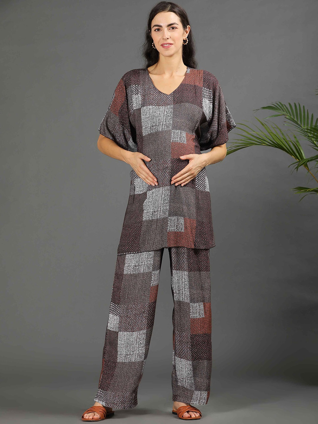 

GOLDSTROMS Checked Maternity V-Neck Short Sleeves Linen Top With Palazzo, Coffee brown