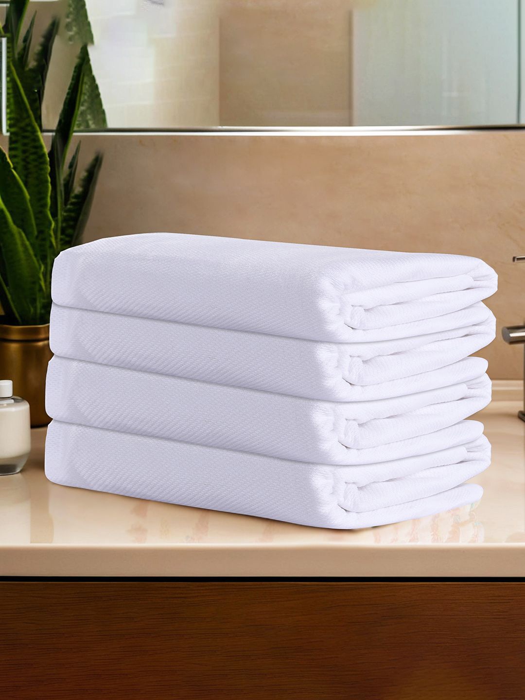 

Kuber Industries White 4 Pieces 260 GSM Cotton Bath Towels