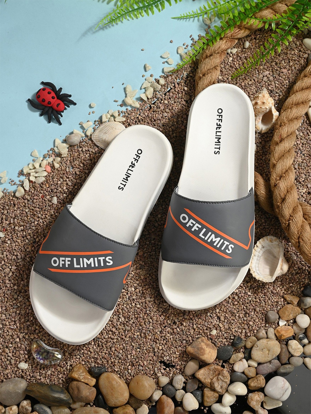 

OFF LIMITS Men Colourblocked Sliders, Grey