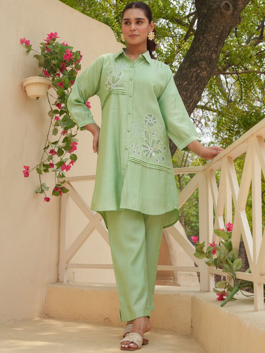 

FASHION DWAR Floral Embroidered Shirt Collar Pure Silk Shirt With Trouser, Green