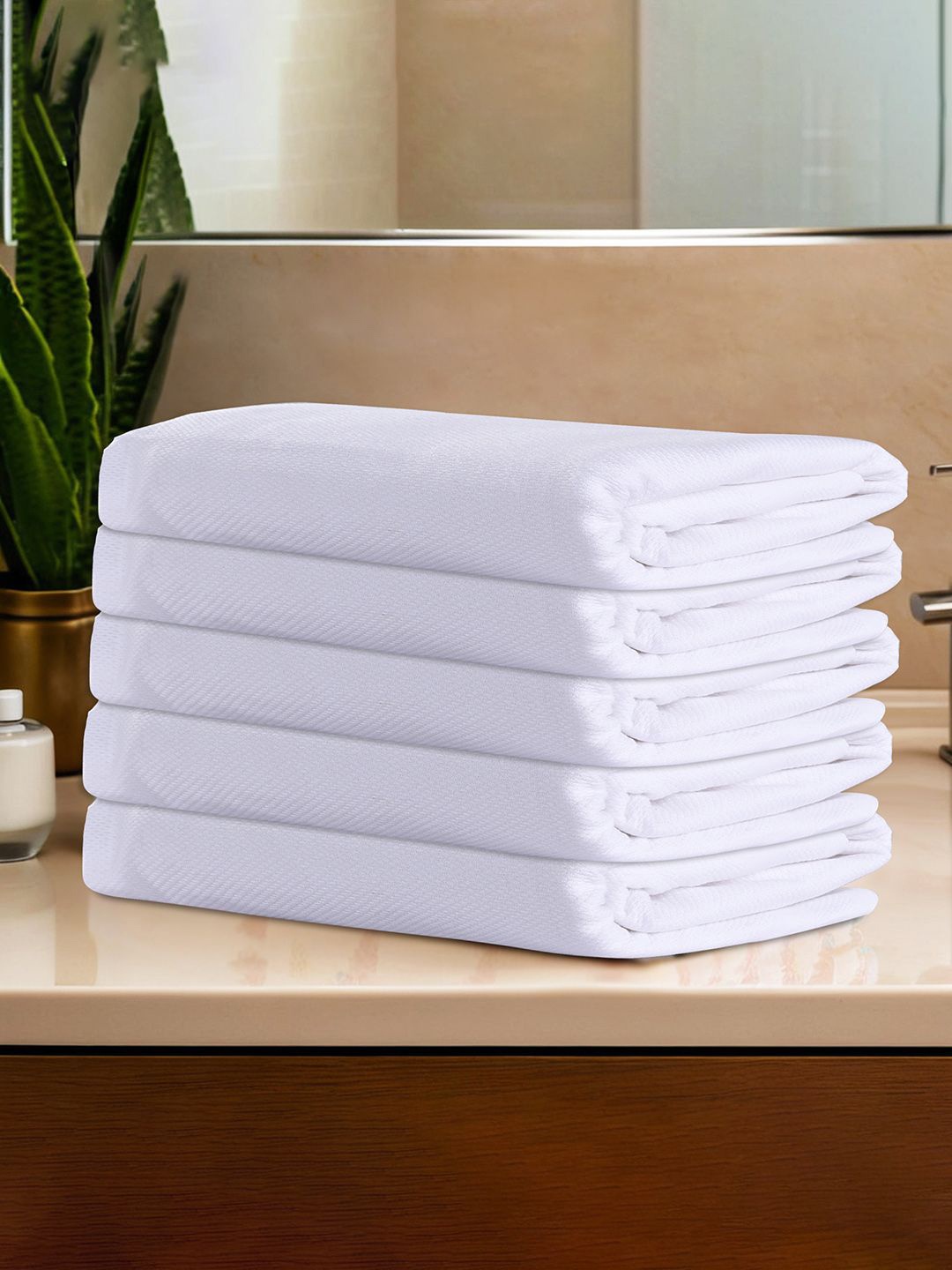 

Kuber Industries White 5 Pieces 260 GSM Cotton Bath Towels