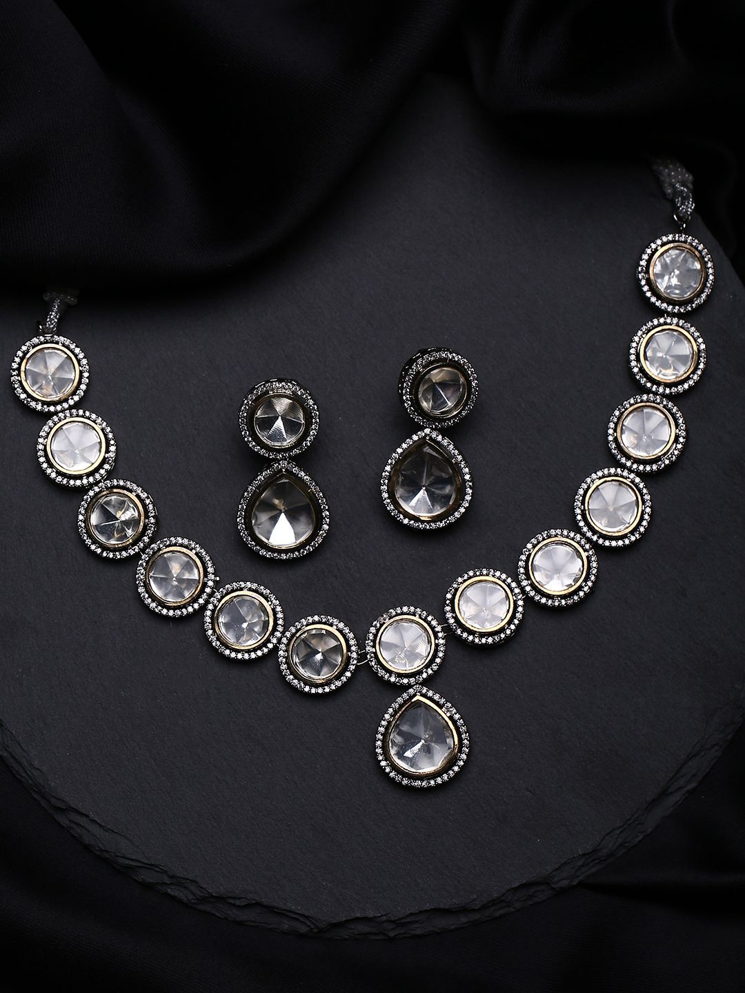 

justpeachy Rhodium-Plated Kundan-Studded Polki Jewellery Set, Silver