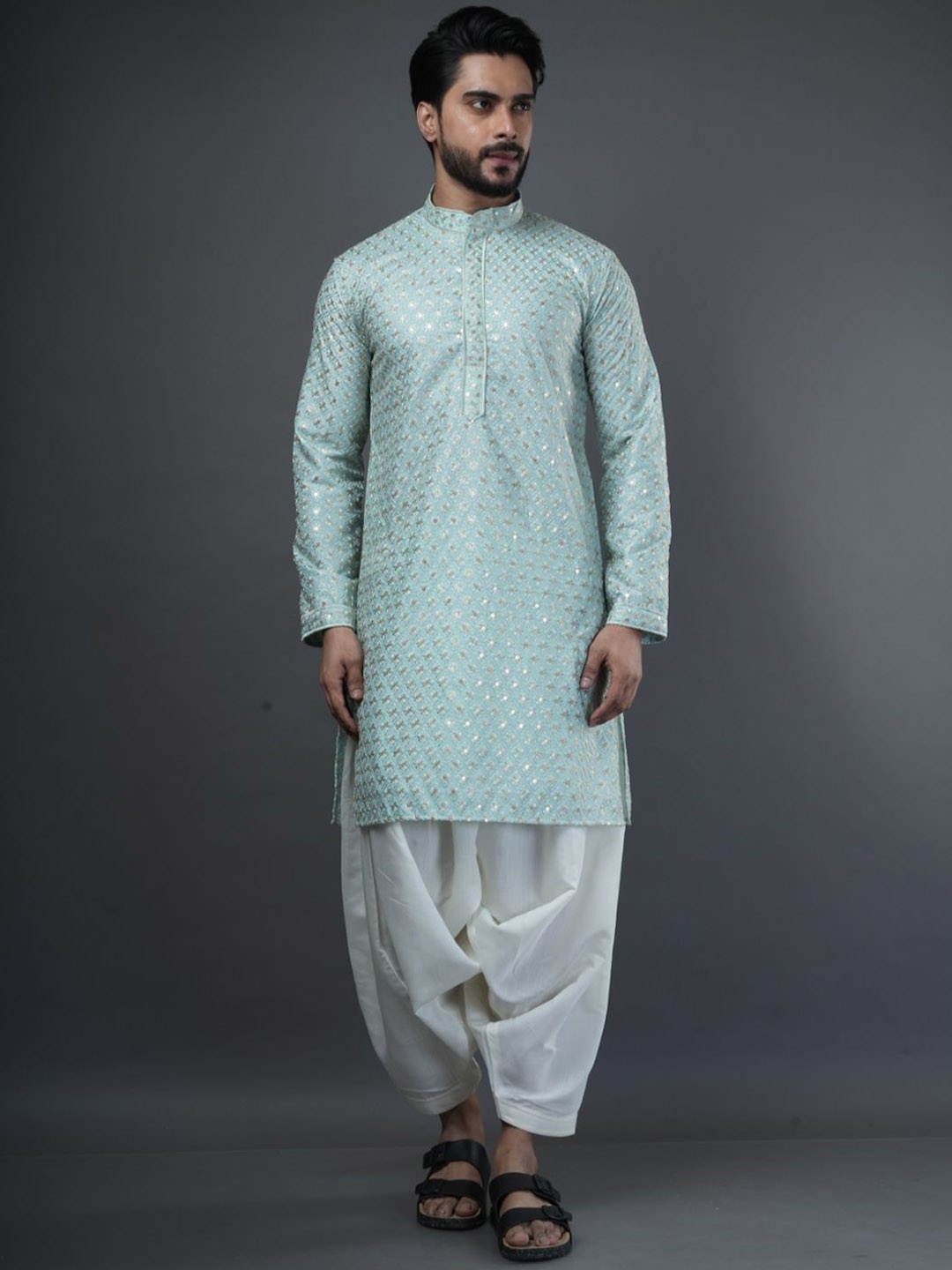 

ARYA Geometric Embroidered Mandarin Collar Long Sleeves Regular Sequinned Kurta, Blue