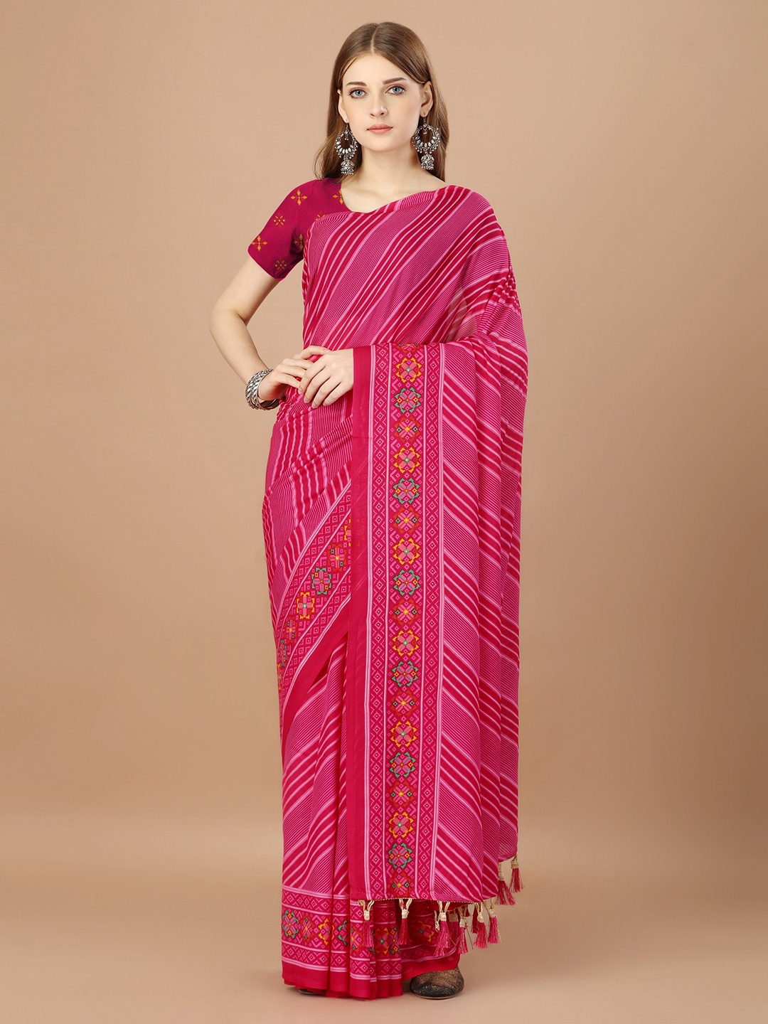 

DIVASTRI Striped Designer Leheriya Saree, Pink