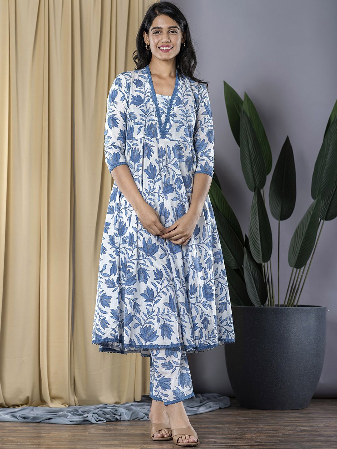 

KALINI Floral Printed V-Neck Pure Cotton Anarkali Kurta With Trousers, Blue