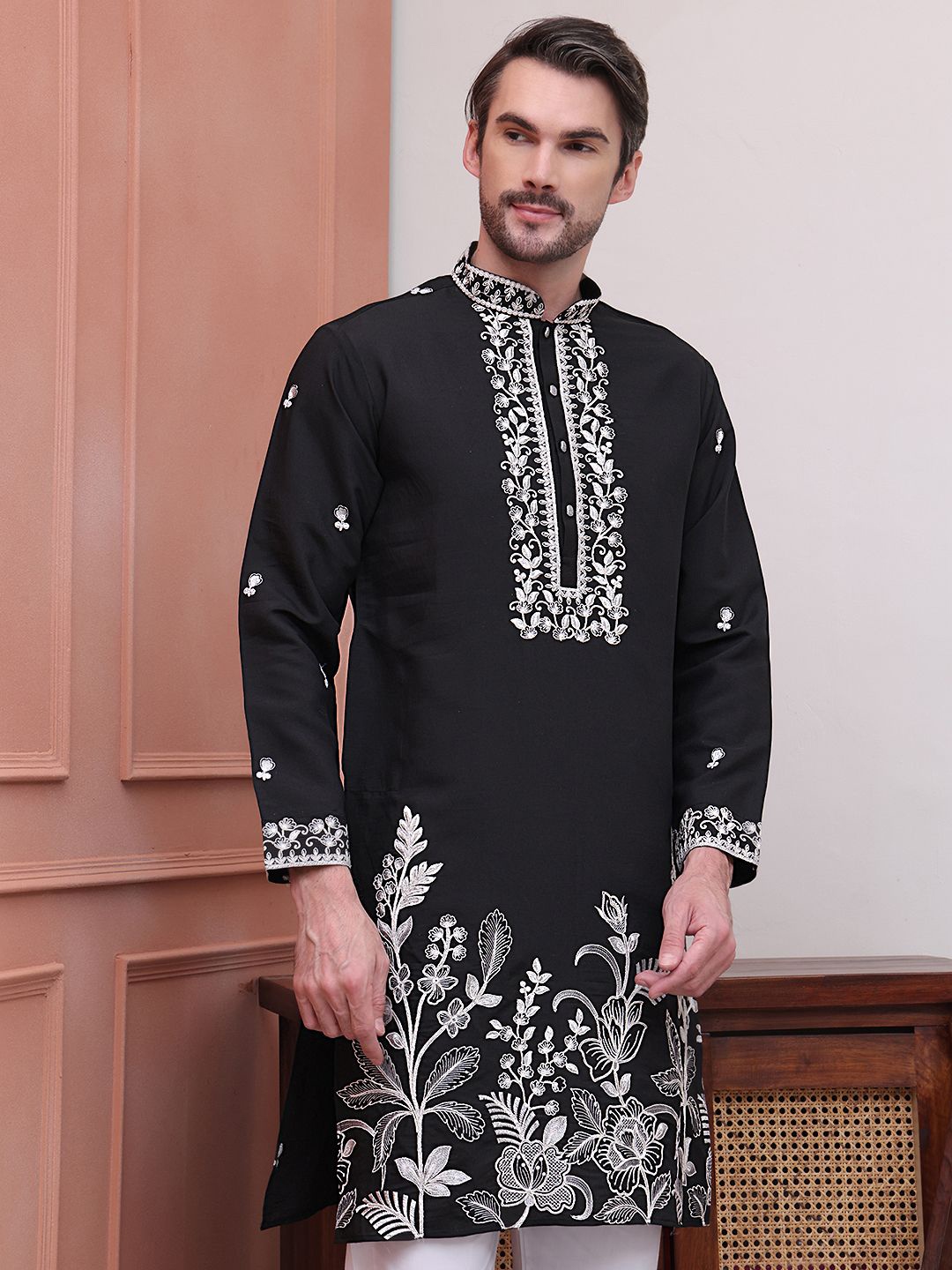 

Jompers Floral Embroidered Mandarin Collar Chikankari Straight Kurta, Black