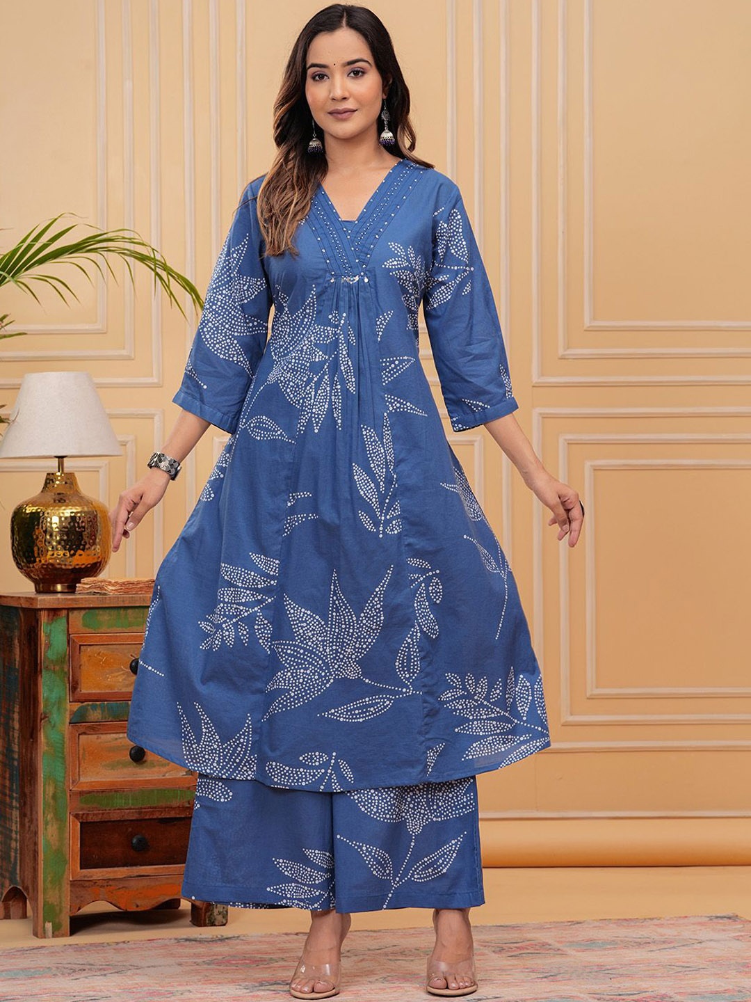 

Meena Bazaar Floral Printed Pleated Beads and Stones Kurta with Trouser, Blue