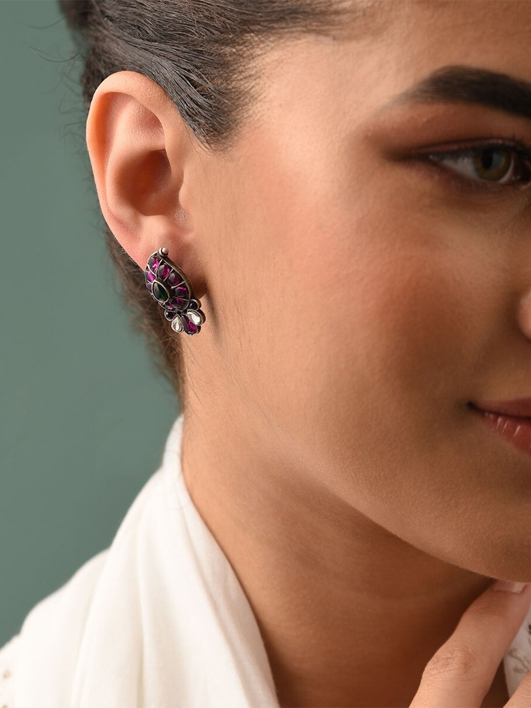 

JAYPORE Silver Stone Studded Contemporary Studs