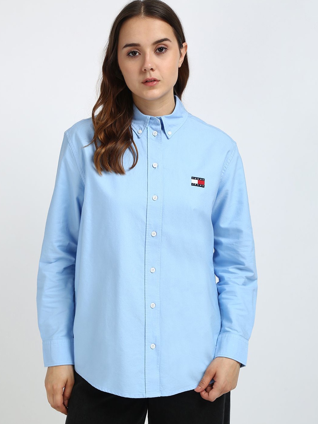 

Tommy Hilfiger Women Button-Down Collar Solid Cotton Relaxed Fit Casual Shirt, Blue
