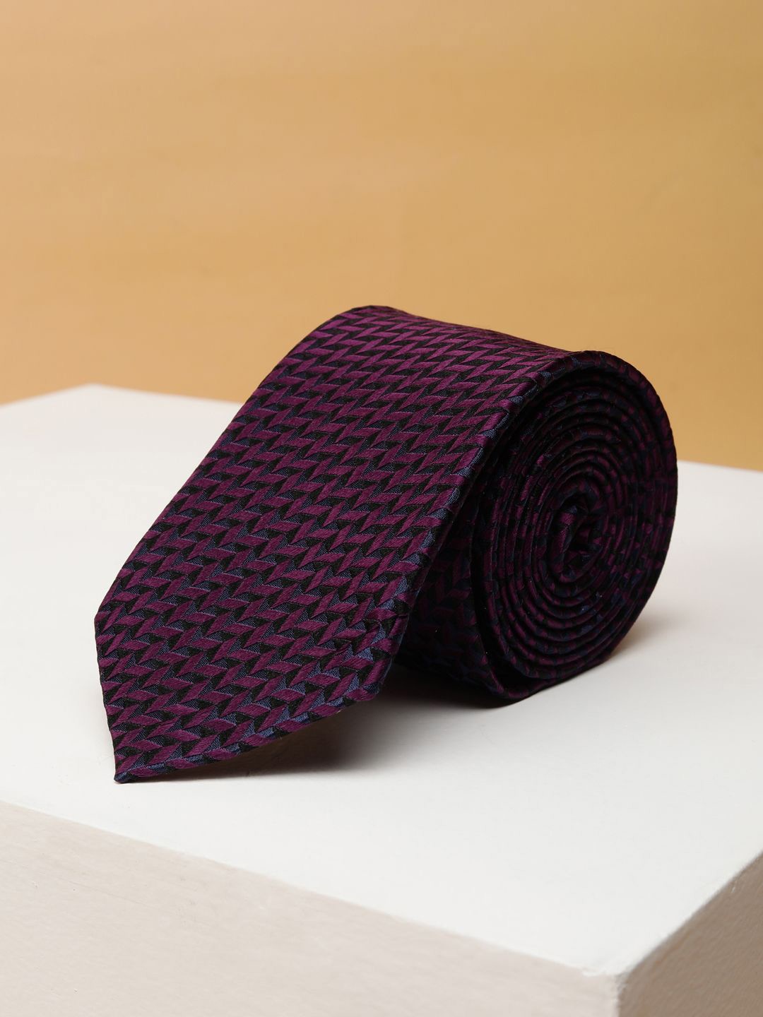 

Peter England Men Printed Broad Tie, Purple