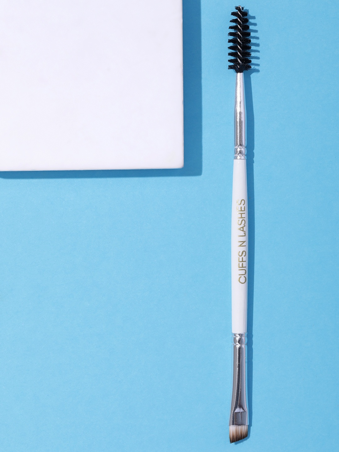 

CUFFS N LASHES Double Duty Fine Angled Brow Brush & Spoolie - DD07, White