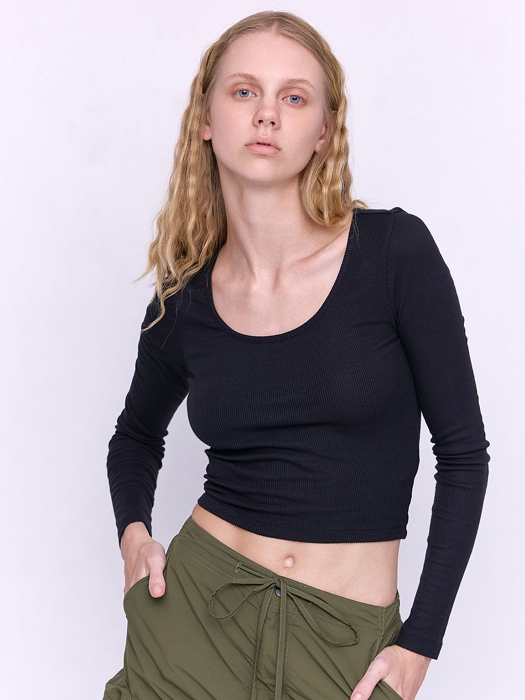 

COVER STORY Top, Black