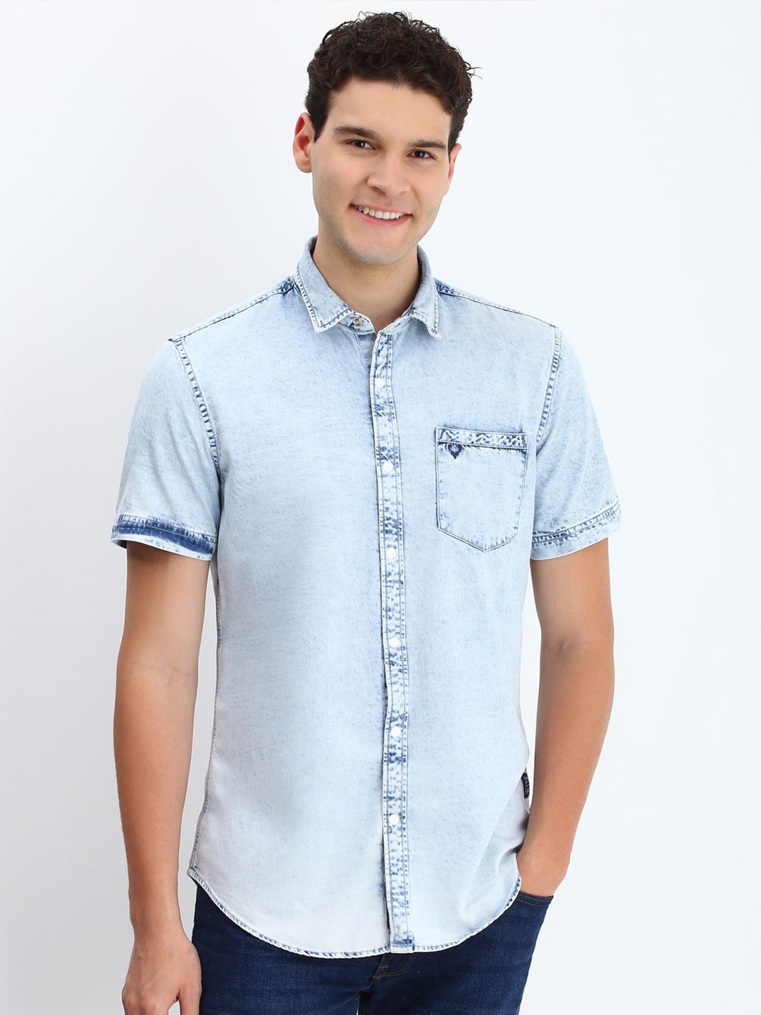 

Allen Solly Men Custom Spread Collar Solid Cotton Casual Shirt, Blue