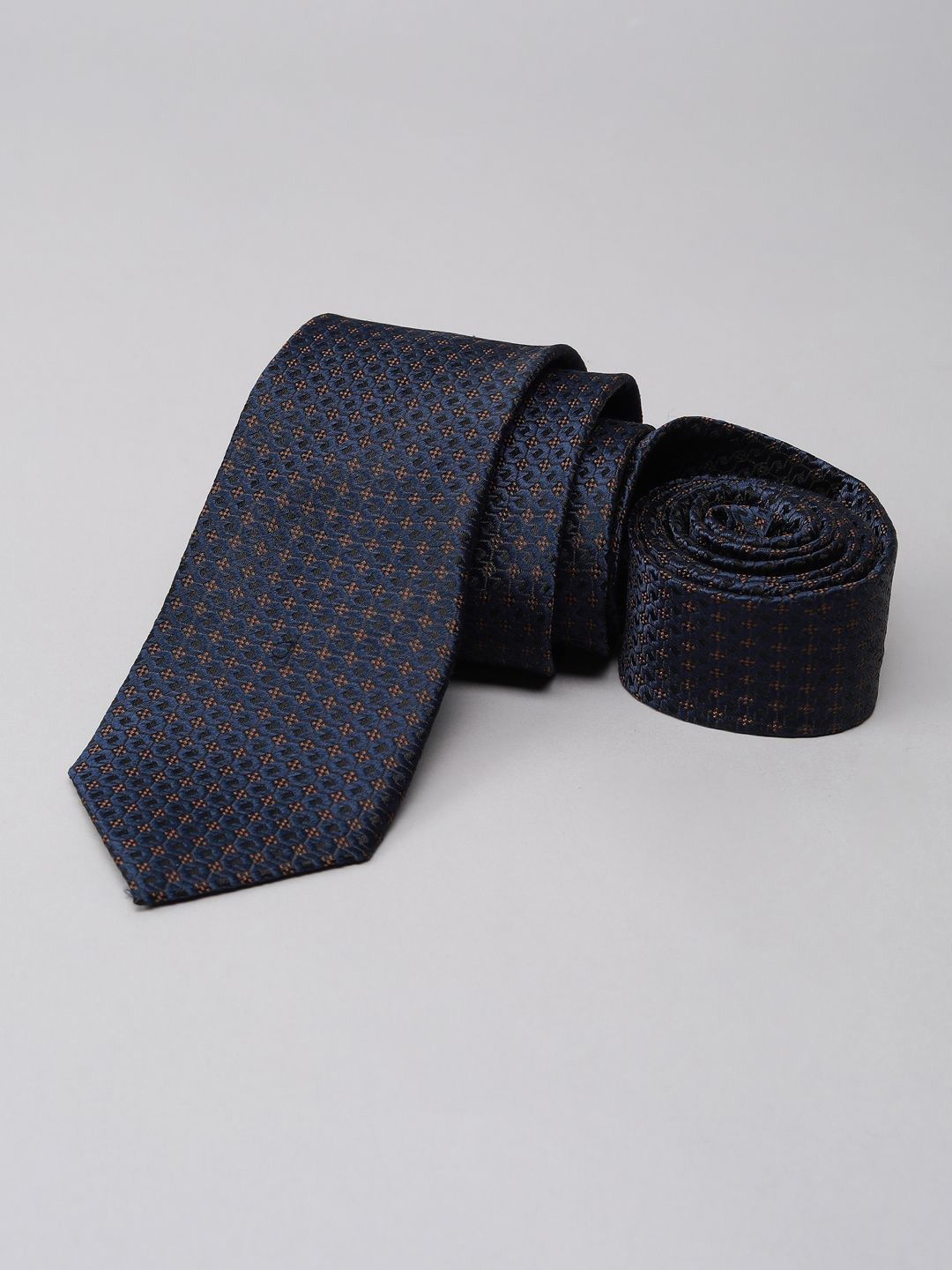 

Peter England Men Woven Design Broad Tie, Navy blue