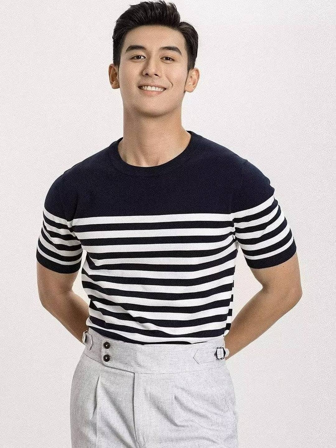 

StyleCast Men Striped Printed Round Neck Slim Fit T-shirt, Navy blue