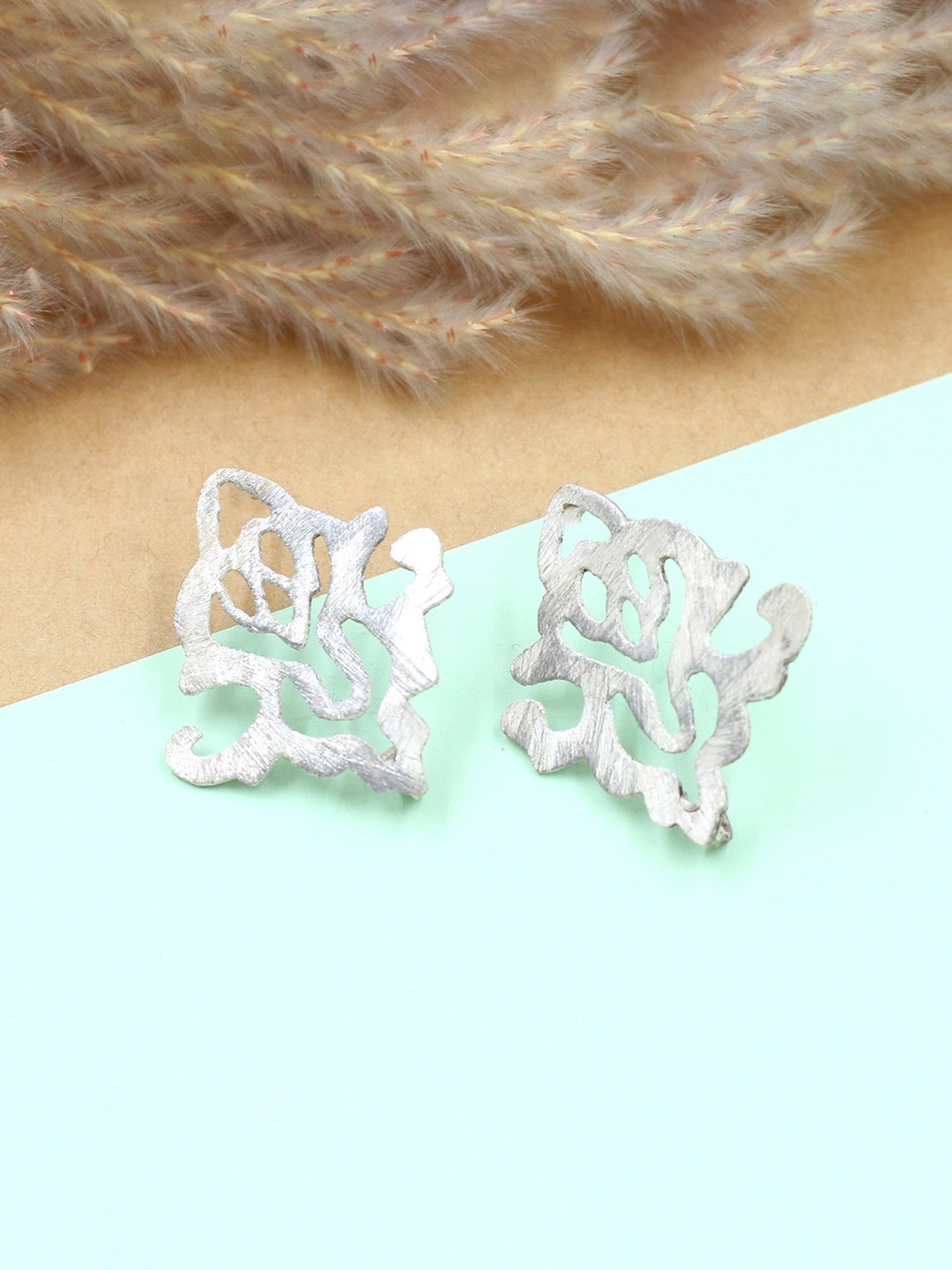 

SANGEETA BOOCHRA Sophisticated Aadiya Silver Contemporary Studs