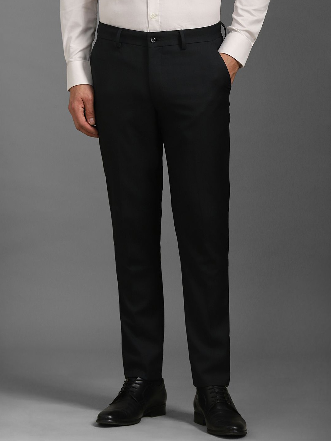 

Louis Philippe Men Slim Fit Trousers, Black