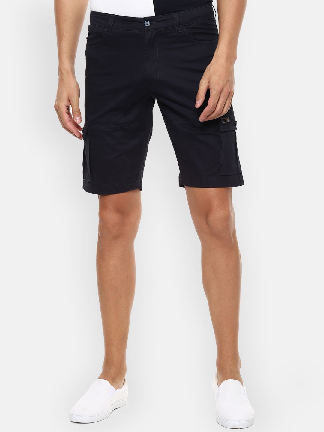 

Louis Philippe Men Slim Fit Shorts, Navy blue