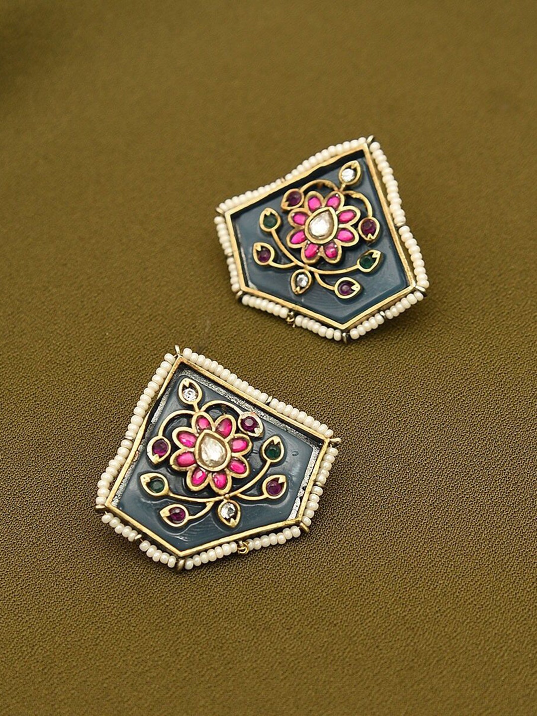 

JAYPORE Kundan Studded Contemporary Studs, Silver