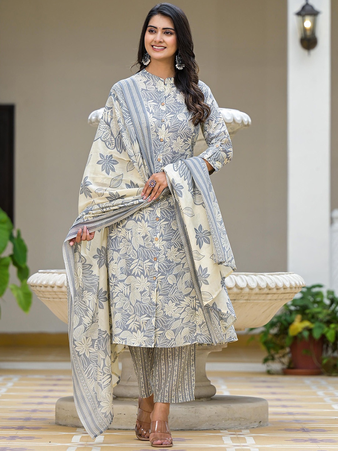 

Juniper Grey Floral Printed Mandarin Collar Straight Kurta with Trouser & Dupatta