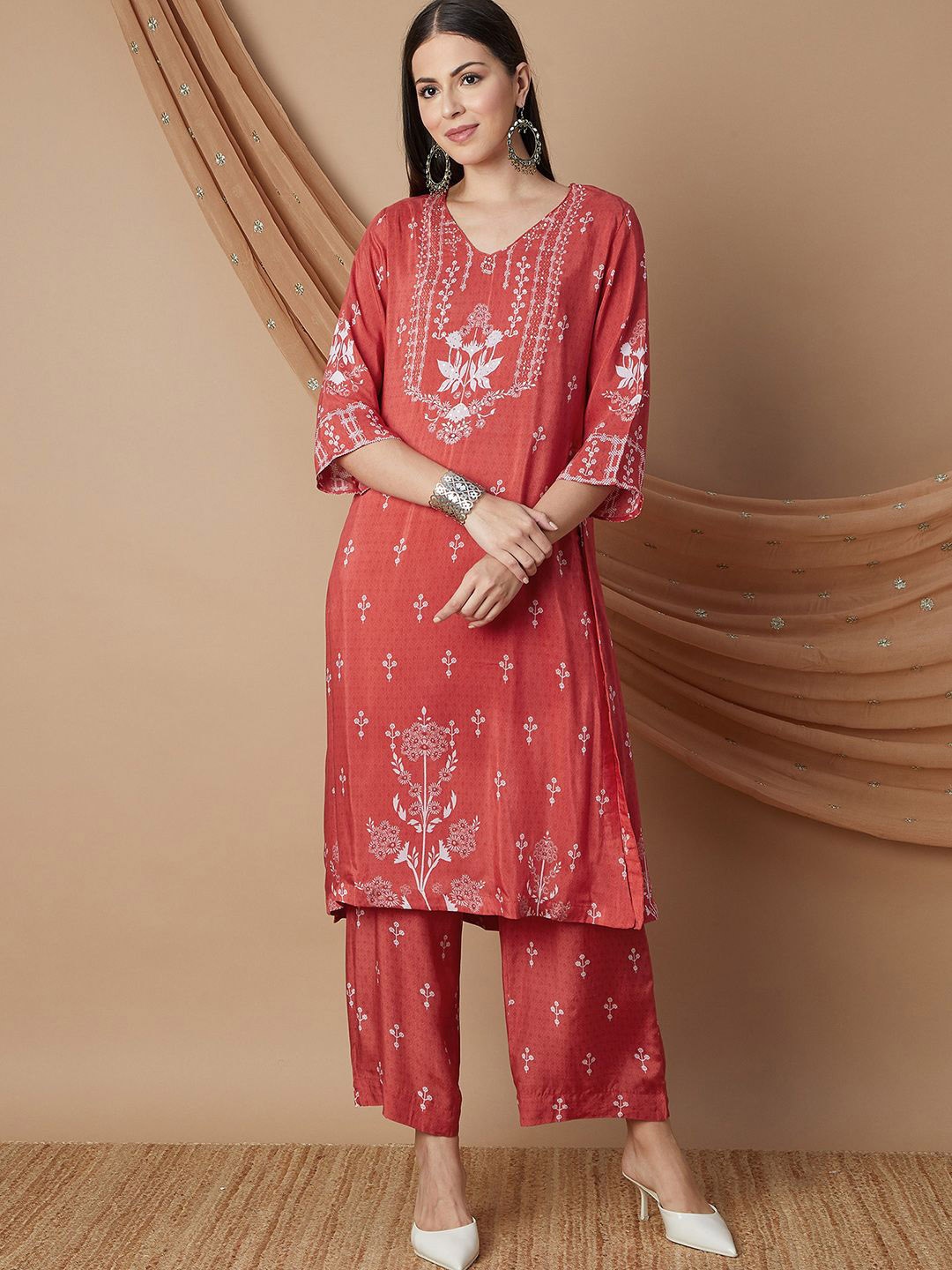 

Melange by Lifestyle Floral Printed Sequined Straight Kurta With Trousers, Red