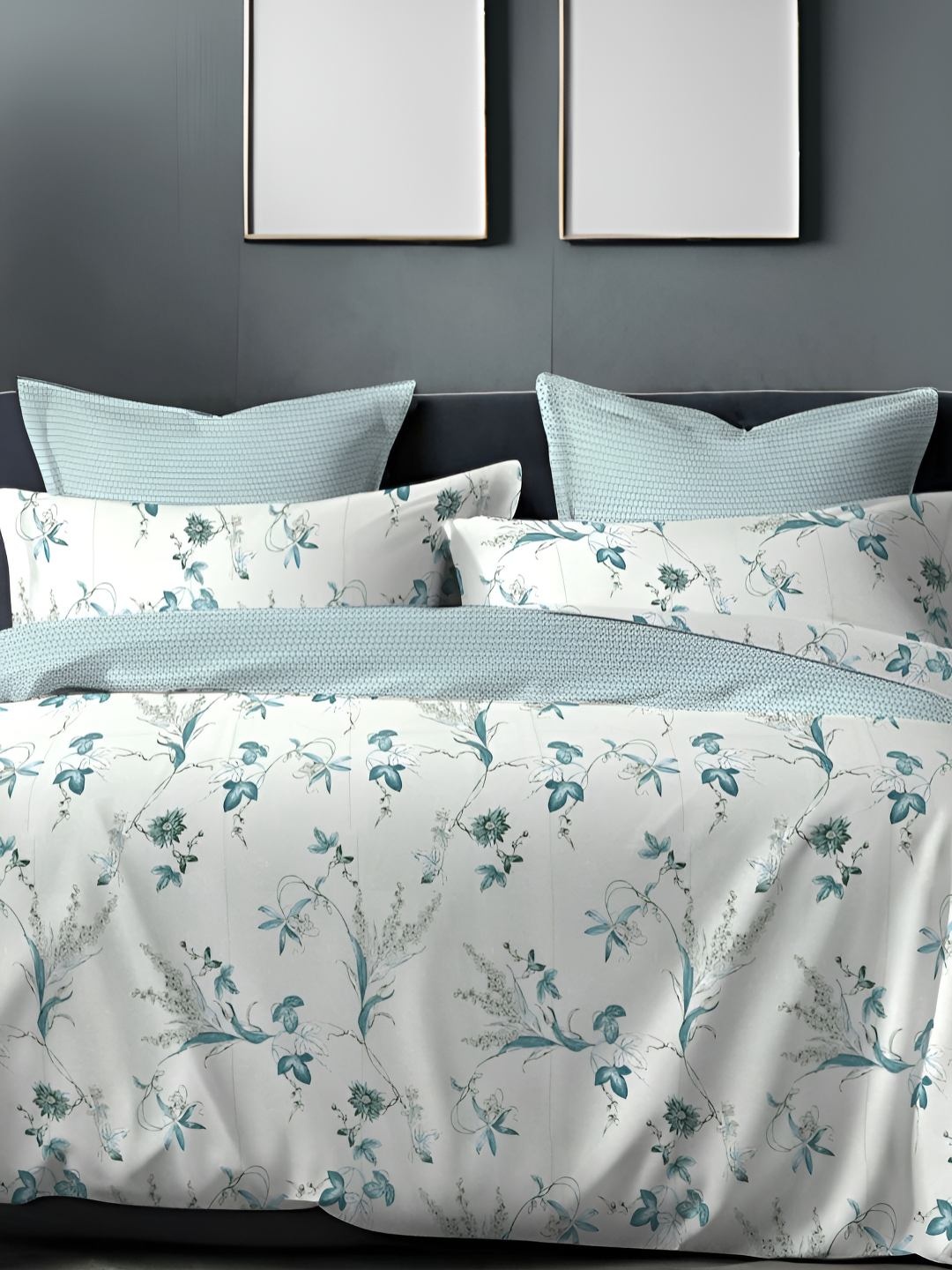 

Sleeping Owls- because your sleep matters Blue Floral 180 TC King Bedsheet with 2 Pillow Covers