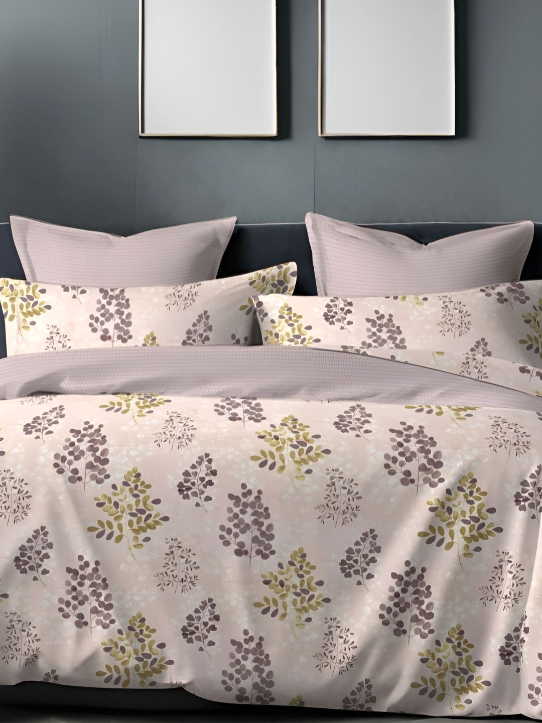 

Sleeping Owls- because your sleep matters Rose Gold & Brown Floral 180 TC King Bedsheet with 2 Pillow Covers