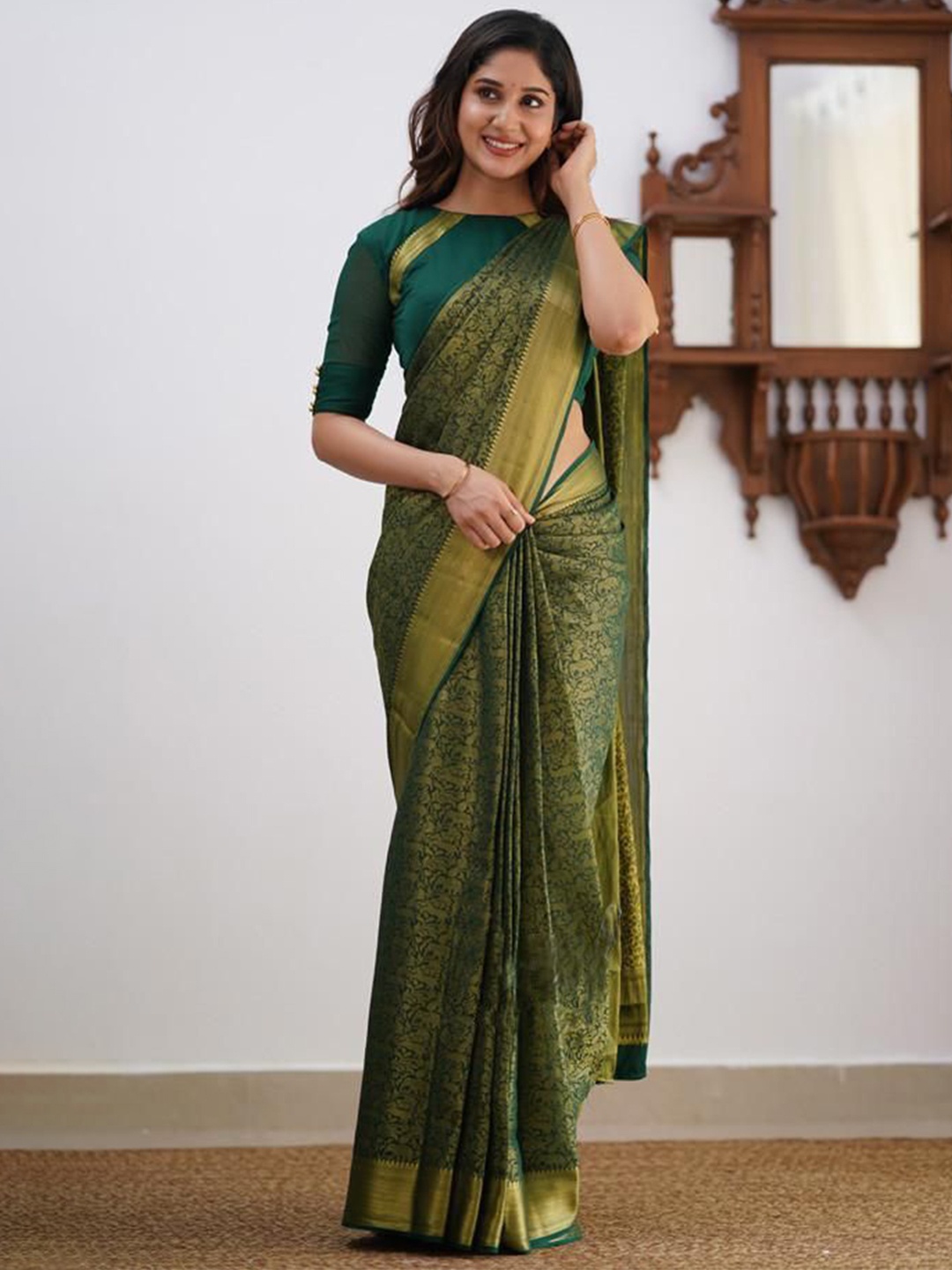 

MAHALASA Woven Design Zari Kanjeevaram Saree, Green