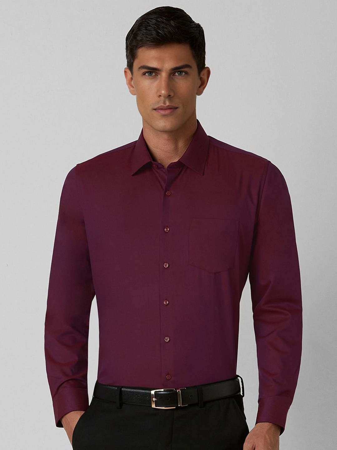 

Van Heusen Men Cutaway Collar Solid Cotton Slim Fit Formal Shirt, Maroon