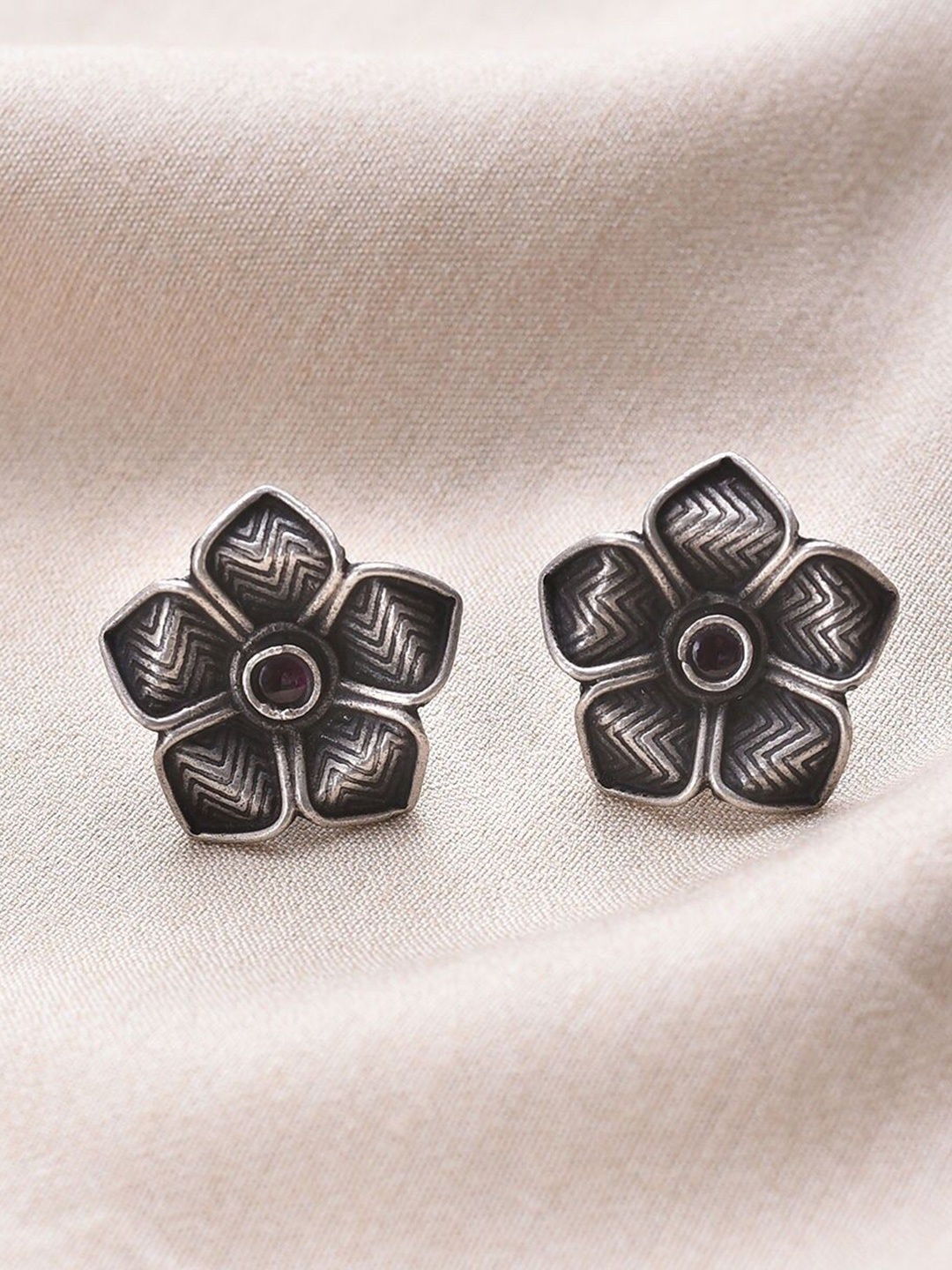 

JAYPORE Floral Studded Earrings, Silver